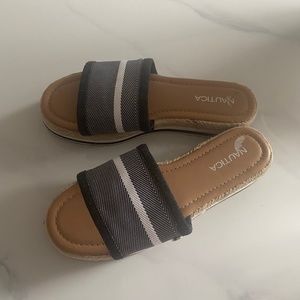 Nautica sandals size 7